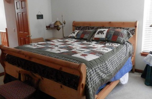 June Lake Condo | Hideaway Down Canyon #110, End Unit close to June Mtn