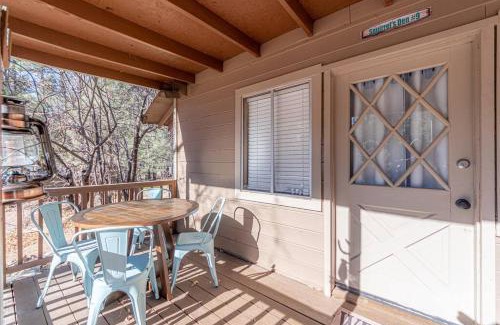 Christopher Creek House | Hideaway forest cabin 9 Squirrels Den
