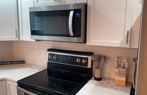 Lincoln House | Hideaway Haven-Charming 3-bed townhome with WiFi and AC in wonderful Lincoln.