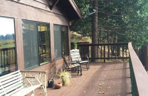 Mount Shasta House | Hideaway House on Wyehka Way