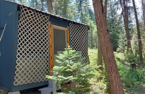 Olney RV Rental | Hideaway Hut 4/ 2 Bunkbeds