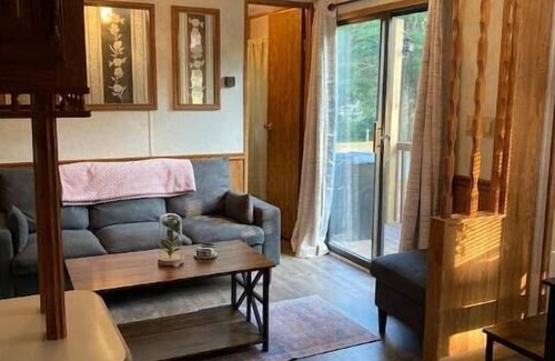 Equinunk House | Hideaway! less than a mile to the acres