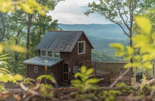 Rileyville House | Hideaway Mountain Cabin