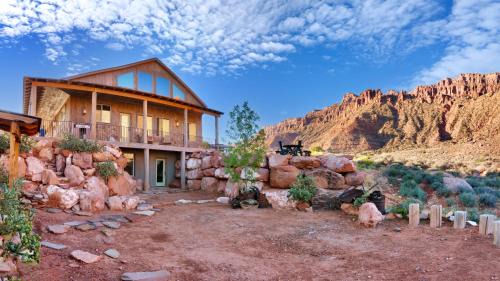 Moab South Valley Bed & Breakfast | Hideout at the Rim