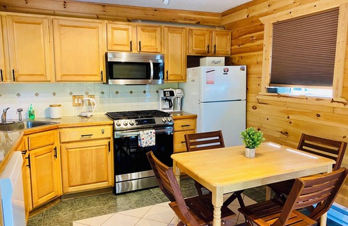 Hamlin House | Hideout Home With 2 Minutes To Pool/Beach and Ski Lift