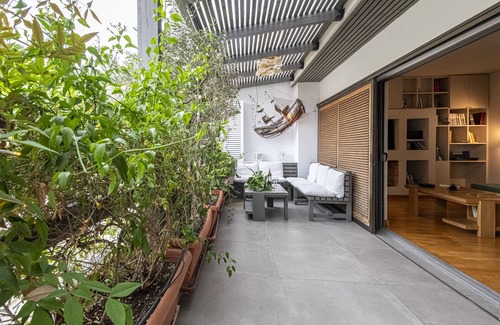 Athens City Centre Apartment | Hidesign Athens Tube Apt in Kolonaki, Design Furnishing, Garden Terrace