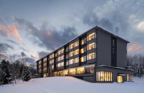 Niseko Hotel | Higashiyama Niseko Village, a Ritz-Carlton Reserve