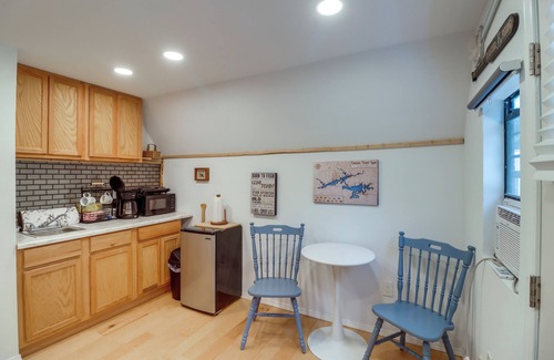 Higden Apartment | Higden Studio w/Shared Patio, Yard Games, Grills!
