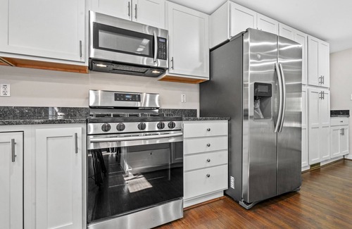 Higgins Lake House | Higgins Hideout *3 minute drive to the beach*