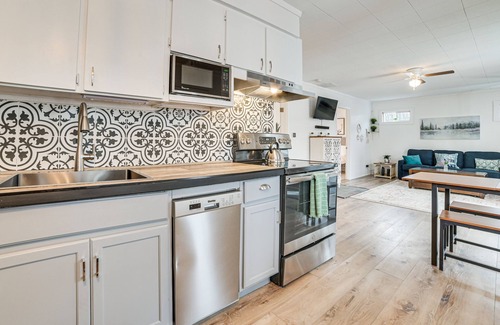 Higgins Lake Cottage | Higgins Lake Cottage w/Private Fire Pit & Grill!