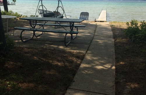 Higgins Lake Cottage | HIGGINS LAKE LAKEFRONT 4BED/2BA ON EXPANSIVE SANDY BEACH INCLUDES BOAT MOORING