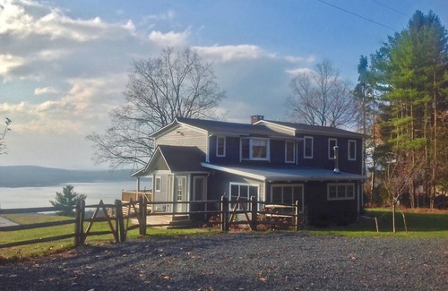 Glenford House | High Above It All In Woodstock
