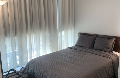 Toronto Entertainment District Condo | High-Ceiling Condo in Downtown Toronto