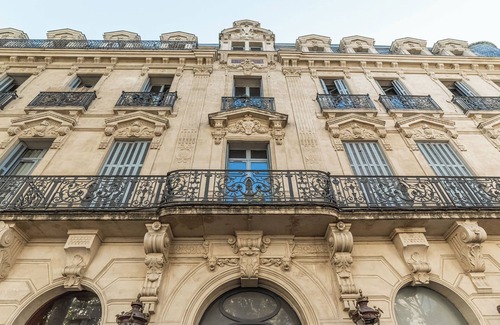Convention Apartment | High-class apartment near the Halles de Narbonne -Local bike -Autonomous arrival