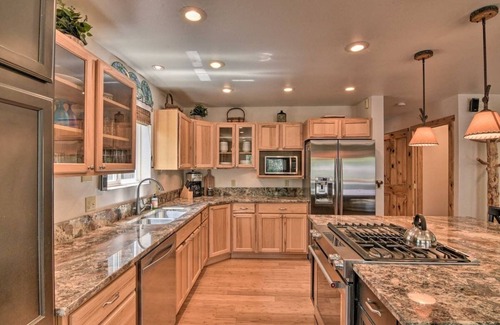Alma House | High Elevation Rocky Mountain Retreat with Hot Tub