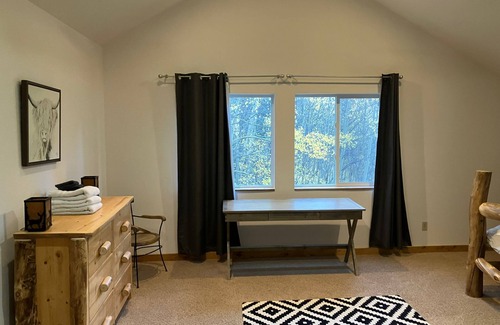 Alma House | High Elevation Rocky Mountain Retreat with Hot Tub