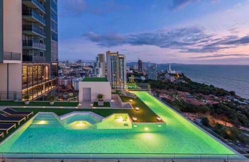 Pratumnak Hill Condo | High end condo in popular area with an amazing sea view, 2 min from the beach