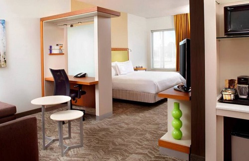 Houston House | High-end Executive King Suite with Free Breakfast