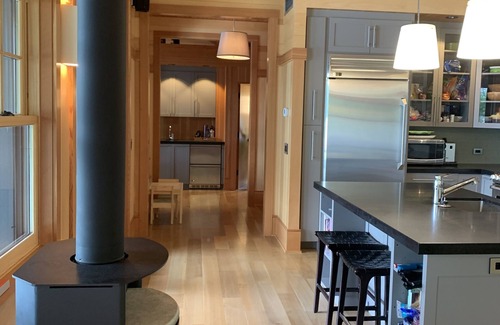 Skaneateles House | High End Hideaway