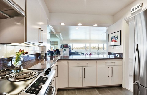 Old Town Condo | High End . High Reward! nSan Francisco Bay, Waterfront Luxury Corner Penthouse