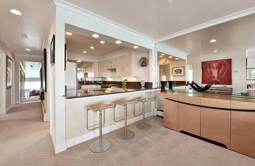 Old Town Condo | High End . High Reward! nSan Francisco Bay, Waterfront Luxury Corner Penthouse
