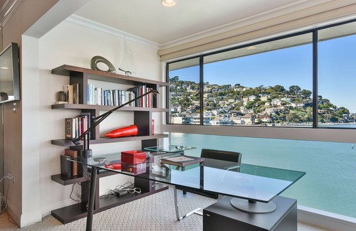 Old Town Condo | High End . High Reward! nSan Francisco Bay, Waterfront Luxury Corner Penthouse