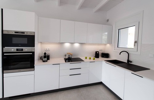 Tsoukaladhes Apartment | High-end Luxury Apartment & Convenient Location