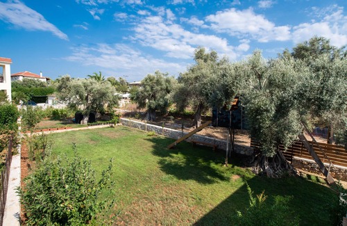 Tsoukaladhes Apartment | High-end Luxury Apartment & Convenient Location