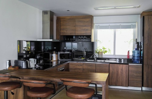 Wichit Condo | High-end Luxury Beachfront Penthouse with Pool & Seaview