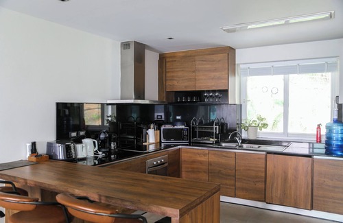 Wichit Condo | High-end Luxury Beachfront Penthouse with Pool & Seaview