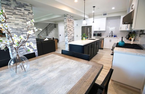 Silver Strand House | HIGH-END - Steps to the Sand - Beach House - Arcade - Rooftop Deck