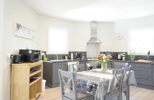 Thedirac House | HIGH-END VILLA IN THE HEART OF A LOT IN A QUIET AREA WITH HEATED POOL