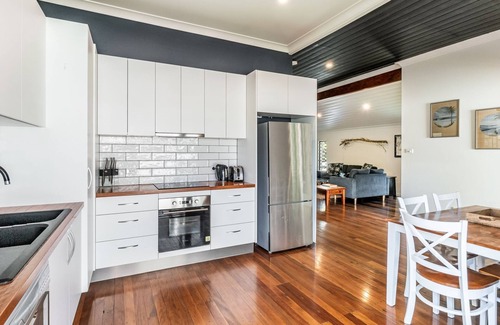 Yamba House | High Fives | In The Heart of Town and Pet Friendly