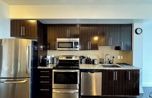 Thornhill Condo | High Floor Beautiful View Condo in Thornhill