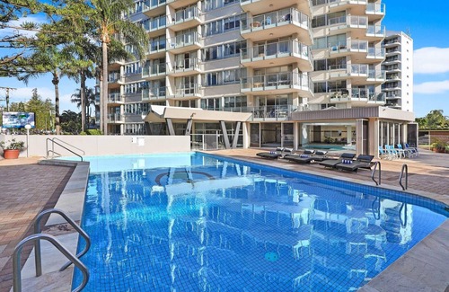 Burleigh Heads Apartment | High Floor Ocean Front Apartment On Burleigh Beach