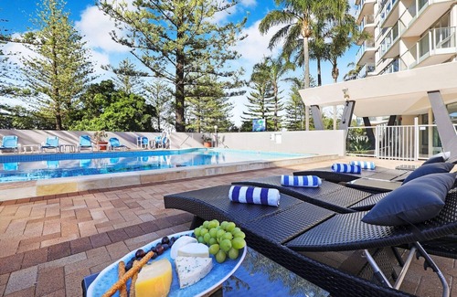 Burleigh Heads Apartment | High Floor Ocean Front Apartment On Burleigh Beach