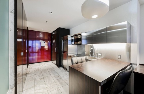 Las Vegas Apartment | High Floor Studio Strip View/Balcony | at Palms Place