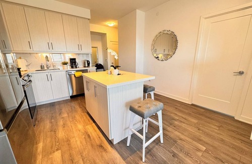 Bayview Glen Apartment | High Floor View ‧ Pool & Gym ‧ Close to Shopping