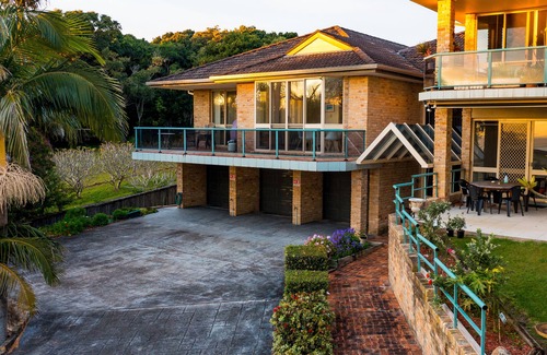 Black Head Apartment | High Haven with Stunning Beach Views and the Fresh Ocean Breeze