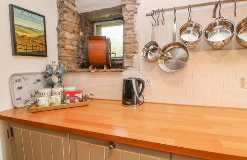 Hawes Cottage | HIGH HOUSE, pet friendly, character holiday cottage in Hawes