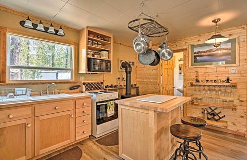 La Pine Cabin | High Lakes Hideaway: La Pine Fishing Cabin!