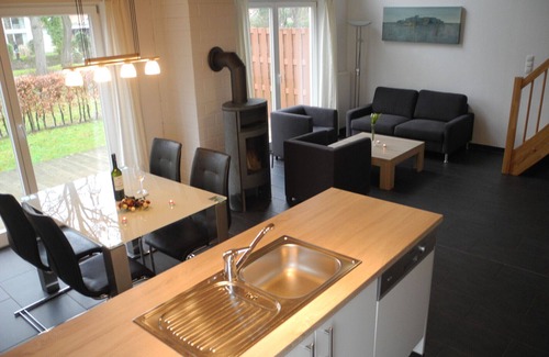 Nordhorn House | High quality cottage right on the lake