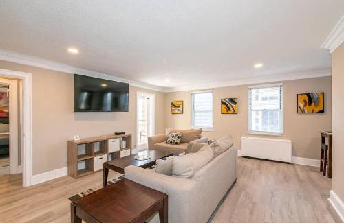 Downtown Atlanta House | High Rise Downtown Condo with Skyline View