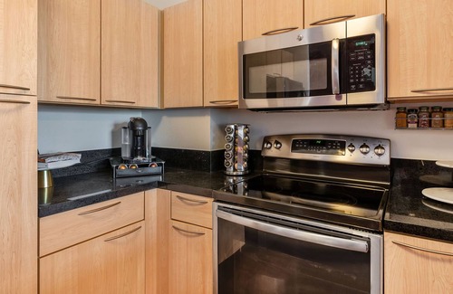 Oakland Condo | High Rise Living in the Heart of Lake Merritt