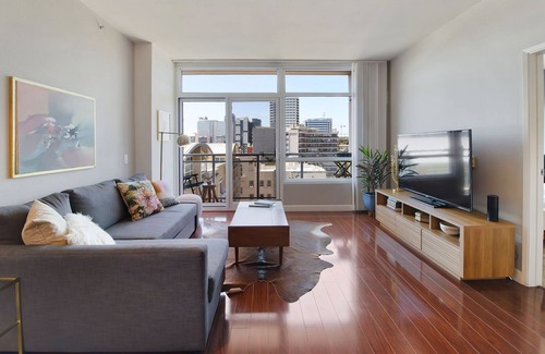 Oakland Condo | High Rise Living in the Heart of Lake Merritt