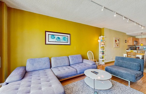 Sunny Isles Beach Condo | High-Rise Oceanview Condo w/Pool, Tennis & Gym: Walk to Beach, Dining, Shops