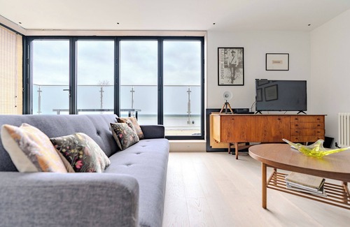 Southwark House | High standard Contemporary 3 Bedrooms House