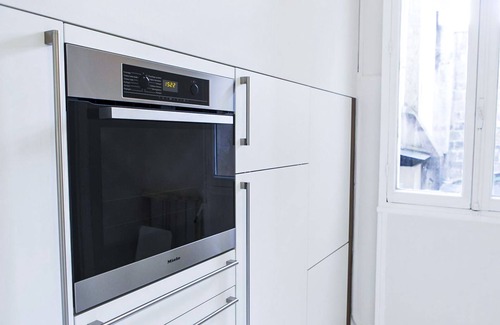 Bordeaux City Centre Apartment | High standing apartment 80m2 with lift. Hyper center of Bordeauxascensur