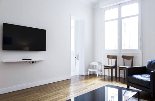 Bordeaux City Centre Apartment | High standing apartment 80m2 with lift. Hyper center of Bordeauxascensur