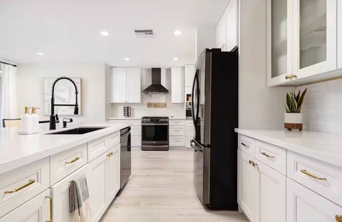 Paradise Valley House | High-Style Stay - Camelback Views, 3 Kings+, Pool